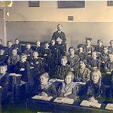 Bild1215 ca 1928. Hauptlehrer Albert Hummer mit den Geburtsjahrgängen 1917-1919.