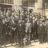 Bild0090b 1928 Kurhaus Bad Schwalbach Bundessingen Seitzenhahner Chor und BleidenstÃ¤dter SÃ¤nger. (1), (2), (3) N. Altenhofen Born, (4) August Lotz, (5), (6), (7), (8),...