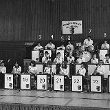 Bild1846b um 1970 Das damaligen Jugendtanzorchester Bleidenstadt, hervorgegangen aus dem Schulorchester Bleidenstadt 1 Robert Hofscheuer (Orgel), 2 Klaus Thies (Klavier),...
