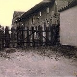 Bild1715 Das ehemalige Anwesen des Josef Idstein, Im Vordergrund das damalige Konsum