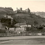 Bild1208 Bacharach Burg Stahleck. Die Aufnahme dürfte aus den späten 50er Jahren stammen. Der Turm hat noch kein Dach, aber die heutige Jugendherberge steht schon. Da...