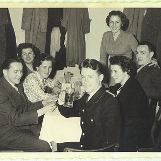 Bild0616 Lina Scheidt, Elli Spezen, Else Thurn, Franz & Gerda Funk, Reni (geb. Rücker) & Horst Scheidt, Inge Bulz, Helmut Hölzel und Karl Pfaff