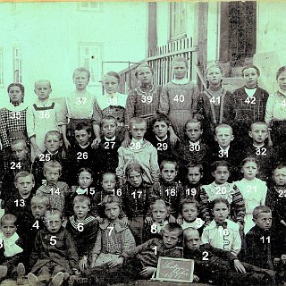 Bild0663b Die Klasse von 1913. (41) Elli Weinig (1903 - 1976 verh. Frankenbach. Tochter von Wilhelm Weinig und Karoline Krieger). (30) Wilhelm Frankenbach (1902 - 1975...