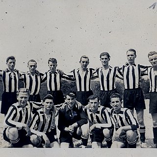 Bild0122 1954 vlnr.: Karl Christmann, Werner Krieger, Horst Scheidt, Helmut Hölzel, Walter Krieger, Werner Besier, Heinz Frankenbach, Werner Lotz, Erich Assmus, Helmut...
