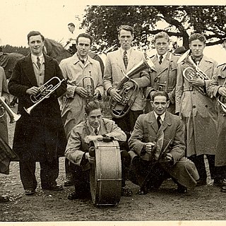 Bild0160 Die Seitzenhahner Blaskapelle vlnr Werner Lotz, Werner Krieger, Otto Pfaff, Heinz Frankenbach, Horst Klingebiehl, Helmut Hölzel, Rudi Lotz, Eugen Schneider...