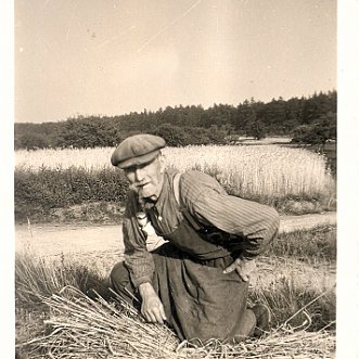 Urgestein aus Seitzenhahn Hier stellen wir ein paar Bilder vor, die Seitzenhahner Mitbürger zeigen. Wir sagen bewußt nicht wer abgebildet ist, um...