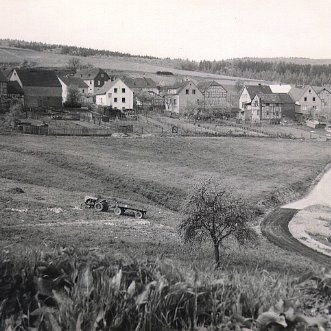 Der Ort von Innen und Außen Der eigentliche Ort mit den angrenzenden Straßen. In der Hauptsache sind hier Strassen- und Gebäudeansichten zu finden....