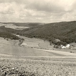 Bild0294 Die Hähnchesmühle (Hänges Mühle) am Ende der Talstrasse im Aartal. Hier das Originalbild mit dem Aussehen seit 1912, nachdem das Gasthaus Leucht gebaut wurde.